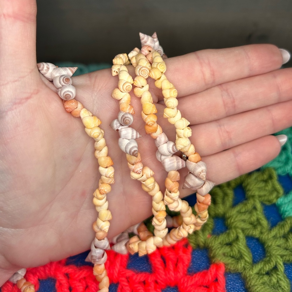 3/$10 Set Of Two Seashell Necklaces - Picture 4 of 5